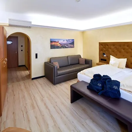 Heidelberger Hof Szálloda 4*